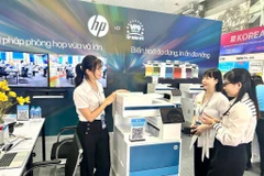 Các doanh nghiệp tham gia Triển lãm VietOffice 2024. (Ảnh: Đức Duy/Vietnam+)