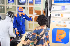 Một điểm bán xăng của Petrolimex trên địa bàn Hà Nội. (Ảnh: Đức Duy/Vietnam+)