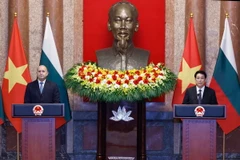 Chủ tịch nước Lương Cường và Tổng thống Bulgaria Rumen Radev tại cuộc gặp gỡ báo chí. (Ảnh: Lâm Khánh/TTXVN)