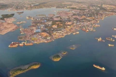 Cây cầu nối hai hòn đảo trên Eo biển Malacca. (Nguồn: Reuters)