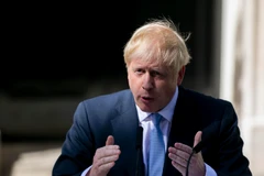 Thủ tướng Anh Boris Johnson phát biểu tại thủ đô London. (Ảnh: THX/TTXVN)