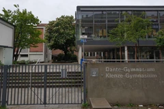 Hai trường trung học Staatl. Dante-Gymnasium và Klenze-Gymnasium phải đóng cửa. (Nguồn: AZ/min)