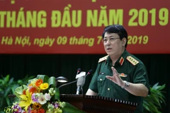 Đại tướng Lương Cường, Bí thư Trung ương Đảng, Chủ nhiệm Tổng cục Chính trị Quân đội nhân dân Việt Nam phát biểu chỉ đạo hội nghị. (Ảnh: Dương Giang/TTXVN)