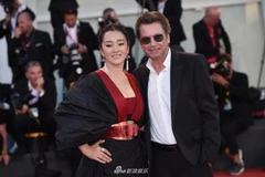 Củng Lợi và chồng người Pháp mới cưới của cô, nhạc sỹ Jean-Michel Jarre.