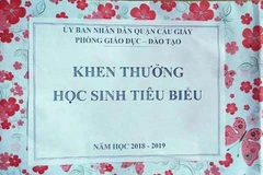[Video] Xung quanh vụ trao thưởng thùng rỗng cho học sinh