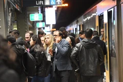 Hhàng nghìn hành khách bị mắc kẹt vì sự cố tàu hỏa. (Nguồn: AAP)