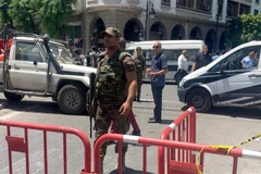 Phong tỏa hiện trường vụ đánh bom liều chết. (Nguồn: aljazeera.com)