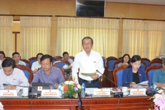 Phó Chủ tịch Quốc hội Đỗ Bá Tỵ phát biểu tại buổi làm việc. (Ảnh: Vũ Hoàng Giang/TTXVN)