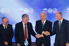 Cố vấn An ninh quốc gia Mỹ John Bolton trong cuộc gặp Thủ tướng Israel Benjamin Netanyahu và người đồng cấp Nga Nikolai Patrushev tại Jerusalem ngày 25/6/2019. (Ảnh: THX/TTXVN)