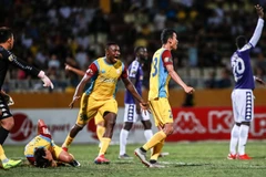 Niềm vui của Sanna Khánh Hòa sau bàn gỡ hòa 2-2 ở phút 90+5. (Ảnh: Trọng Đạt/TTXVN)