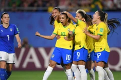 Marta (số 10) giúp Brazil đánh bại Italy. (Nguồn: Getty Images)