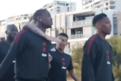 Pogba ‘gây hấn’ với Lingard ngay ngày đầu du đấu của M.U