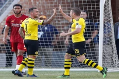 Paco Alcacer (số 9) mở đầu chiến thắng cho Dortmund. (Nguồn: Getty Images)