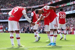 acazette và Aubameyang cùng ghi bàn, giúp Arsenal đánh bại Burnley 2-1.