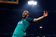 Moura đã lập được hat-trick vào lưới Ajax. (Nguồn: 