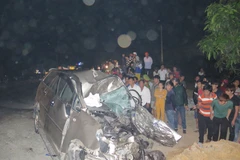 Quảng Bình: Xe 7 chỗ đấu đầu xe tải, hai người chết tại chỗ