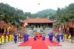 Trên 7.000 du khách về với Côn Sơn-Kiếp Bạc đầu năm mới