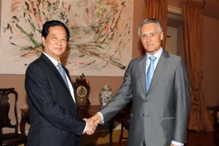 Thủ tướng Chính phủ Nguyễn Tấn Dũng hội kiến với Tổng thống Cộng hòa Bồ Đào Nha Anibal Cavaco Silva. (Ảnh: Đức Tám/TTXVN)