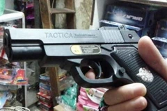 Bình Phước: Bắt đối tượng đi cướp tài sản bằng súng đồ chơi