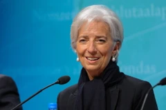Giám đốc điều hành IMF Christine Lagarde (phải) phát biểu trong cuộc họp báo tại trụ sở của IMF ngày 4/6. (Nguồn: THX/TTXVN)