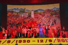 Chương trình nghệ thuật chào mừng tại lễ kỷ niệm. (Ảnh: Thanh Tùng/TTXVN)