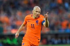 Arjen Robben có 96 lần khoác áo đội tuyển quốc gia Hà Lan, ghi 37 bàn thắng.