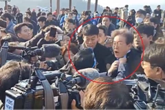 Video lãnh đạo đối lập ở Hàn Quốc bị đâm vào cổ