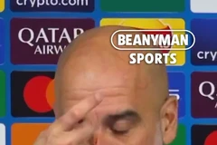 Pep Guardiola tự cào xước mặt khi Man City bị Feyenoord cầm hòa 3-3