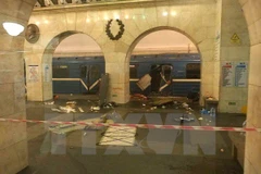 Hiện trường vụ nổ tại ga tàu điện ở St. Petersburg. (Nguồn: EPA/TTXVN)