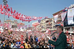 Tổng thống Thổ Nhĩ Kỳ Tayyip Erdogan kêu gọi cử tri ủng hộ tham gia cuộc trưng cầu ý dân về việc sửa đổi Hiến pháp. (Nguồn: EPA/TTXVN)