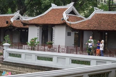 Tin nóng 10/1: Xôn xao "áo mới" Văn Miếu, cháy tàu du lịch Hạ Long