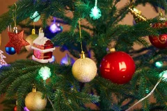 Cây Noel đầu tiên thực ra không phải là một cái cây. Người Đức đã làm nên cái cây này từ lông của những con ngỗng đã chết. (Nguồn: Getty)