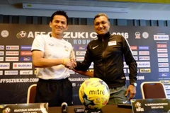 Kiatisuk Senamuang và V. Sundramoorthy. (Nguồn: Bangkok Post)