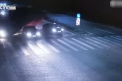 [Video] Lái xe taxi chết oan uổng vì dừng lại chờ đèn đỏ