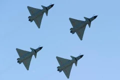 Trung Quốc điều máy bay chiến đấu giám sát máy bay Mỹ, Nhật