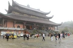 Chùa Bái Đính thu hút đông đảo du khách thập phương. (Ảnh: Đức Phương/TTXVN)