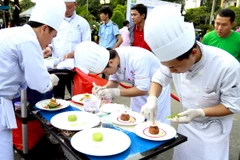 [Photo] Bếp trưởng 5 sao và “Bàn tiệc Giáng sinh và năm mới”