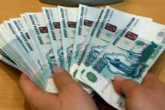 Đồng Ruble Nga trượt giá ảnh hưởng lớn đến kinh tế các nước EU