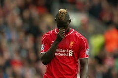 "Siêu quậy" Balotelli nhận án phạt từ FA do phân biệt chủng tộc