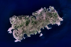 Phó Thủ tướng Nga thăm 2 hòn đảo tranh chấp với Nhật Bản 