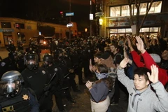 Biểu tình phản đối cảnh sát tại Mỹ tiếp tục diễn biến phức tạp