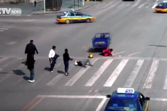 Hiện trường vụ tai nạn đáng sợ. (Nguồn: CCTV)