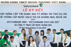 Lãnh đạo hai bên tham gia ký kết. (Nguồn: Vietcombank)