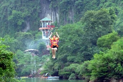 Hệ thống zip-line Sông Chày-Hang Tối thuộc Vườn Quốc gia Phong Nha-Kẻ Bàng. (Ảnh: Võ Thành-Thành Huế/Vietnam+) 