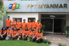 Những thành viên đầu tiên của văn phòng FPT Sofware Myanmar. (Nguồn: FPT)