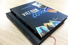 Bìa sách "Việt Nam thường niên 2016." (Ảnh: Vietnam+)