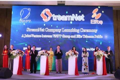 Bộ trưởng Trương Minh Tuấn dự lễ khai trương liên doanh của VNPT tại Myanmar. (Ảnh: VNPT)