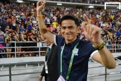 HLV Thái Lan Kiatisak "tuyên chiến" với đội tuyển Việt Nam