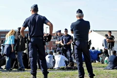 Pháp tăng cường cảnh sát tới cảng Calais ngăn làn sóng nhập cư 