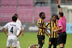 Cận cảnh đội tuyển Myanmar bất lực trước 10 cầu thủ Malaysia